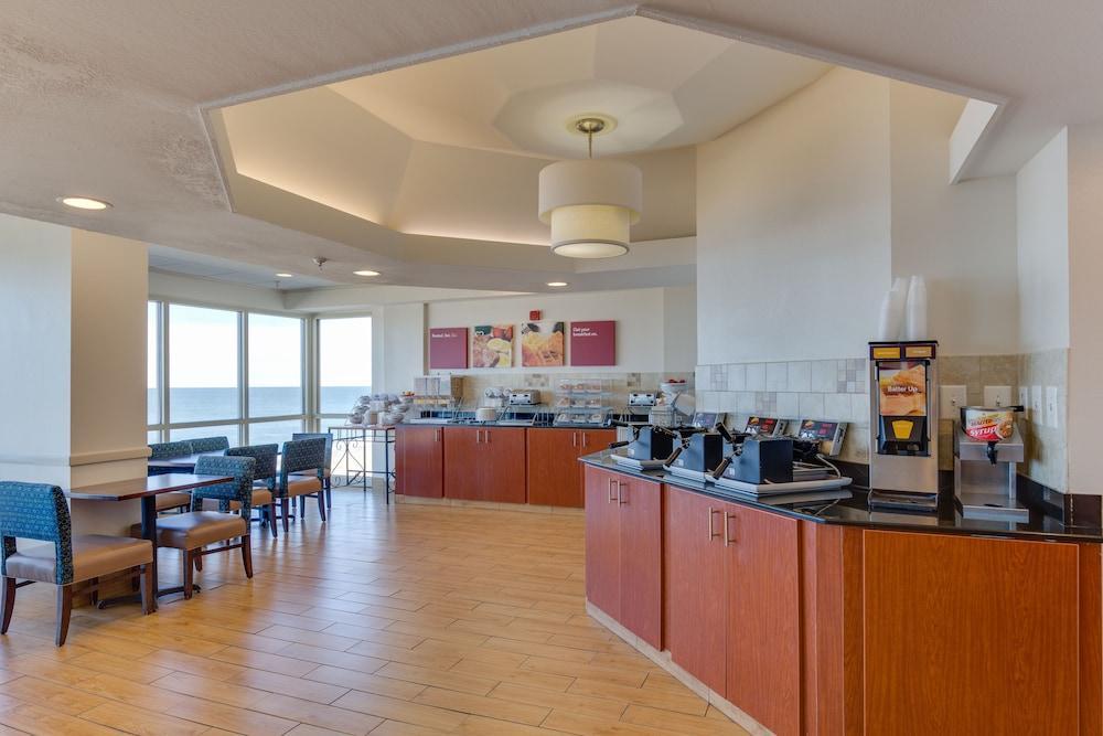וירג'יניה ביץ' Comfort Suites Beachfront מראה חיצוני תמונה