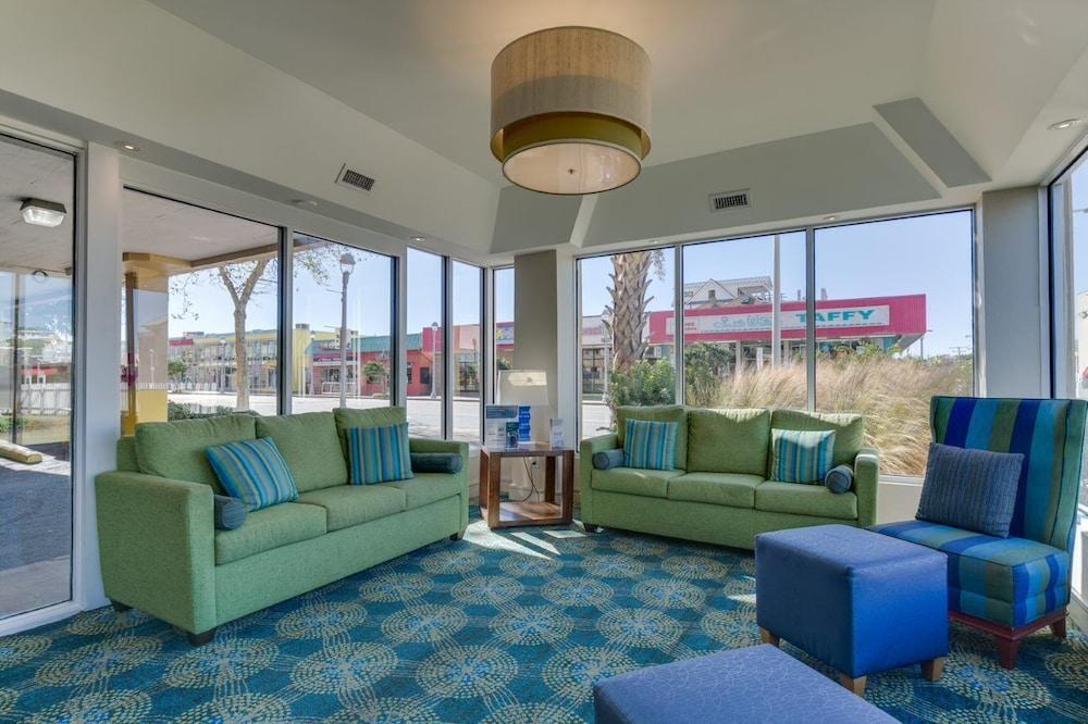 וירג'יניה ביץ' Comfort Suites Beachfront מראה חיצוני תמונה