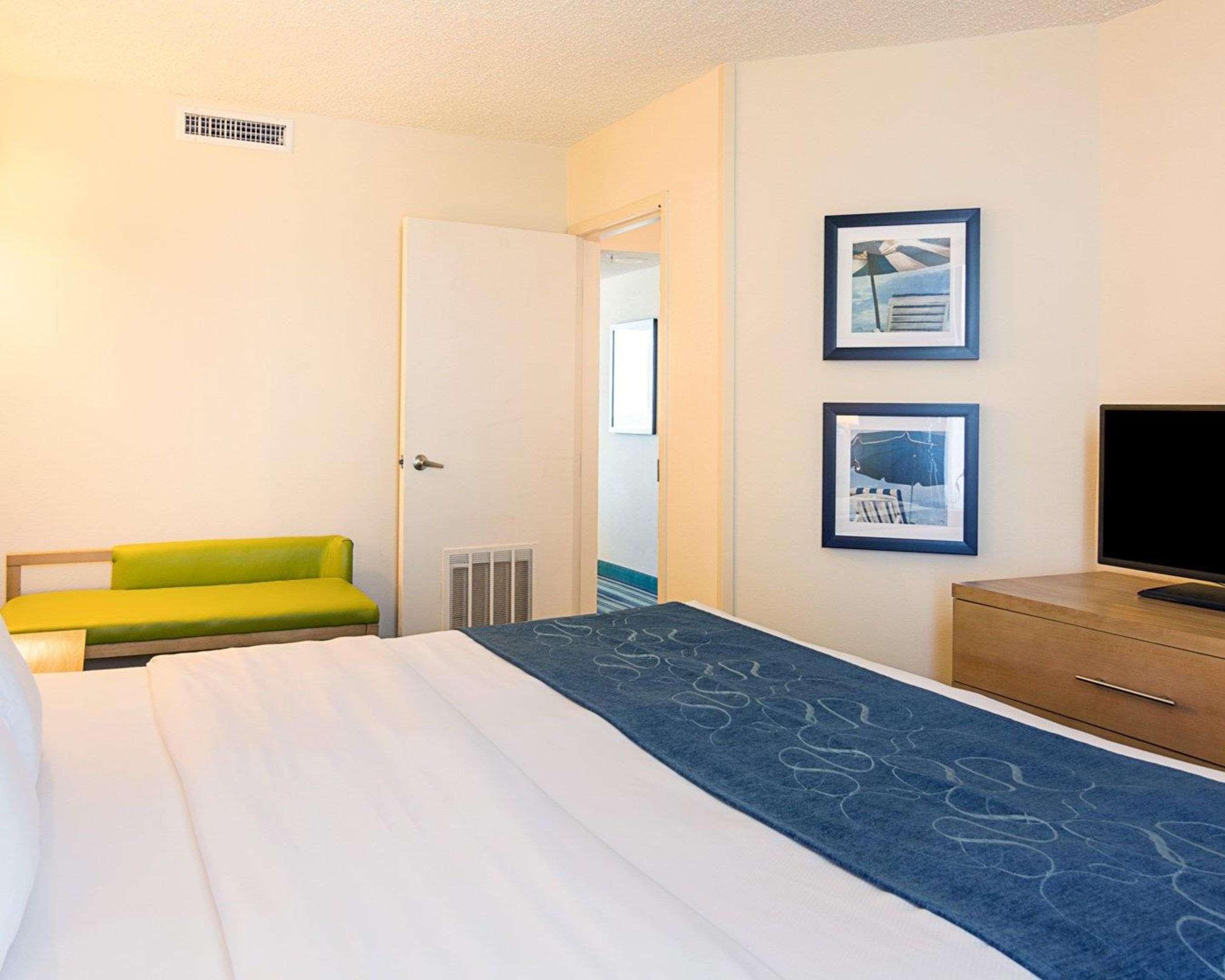 וירג'יניה ביץ' Comfort Suites Beachfront מראה חיצוני תמונה