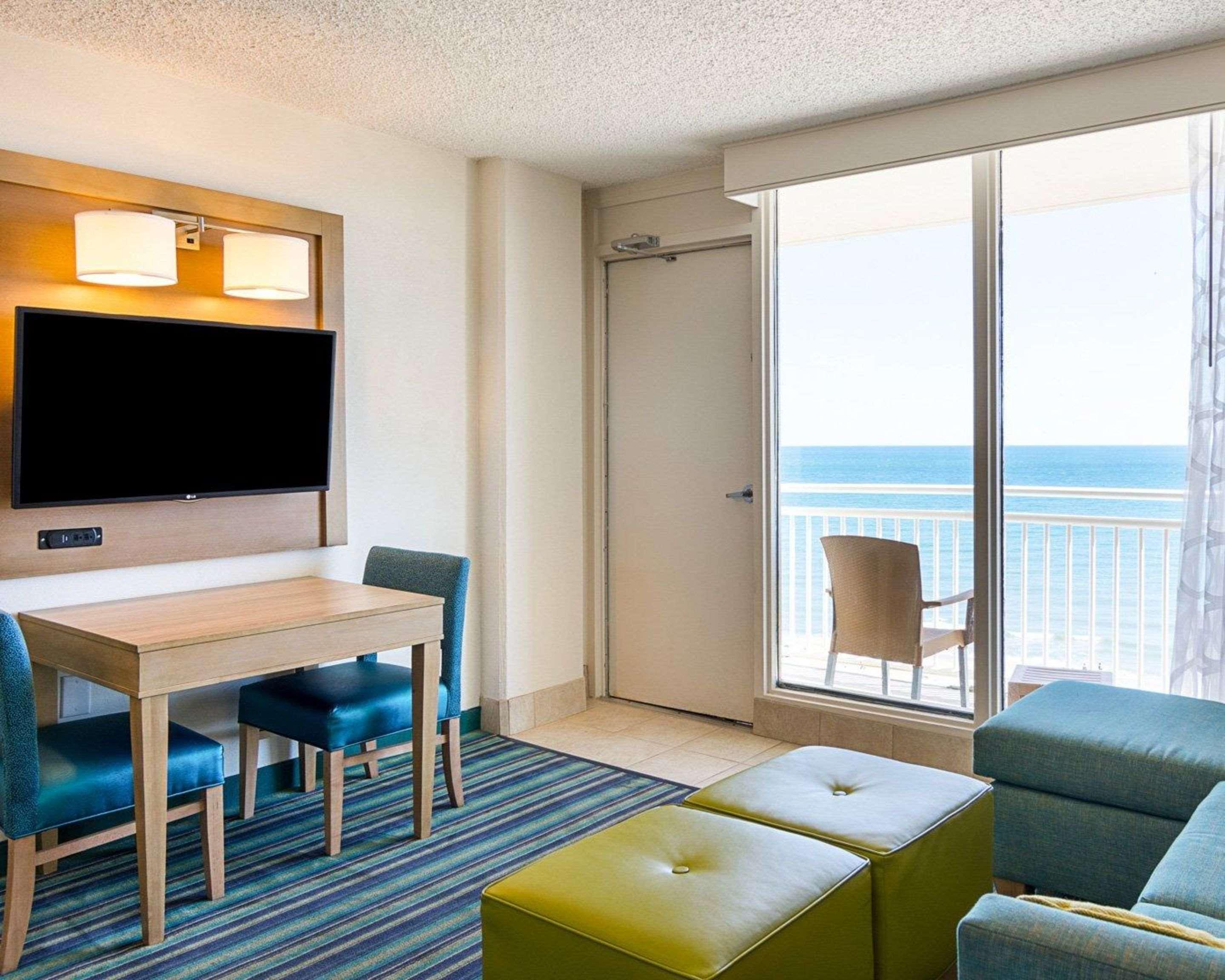 וירג'יניה ביץ' Comfort Suites Beachfront מראה חיצוני תמונה