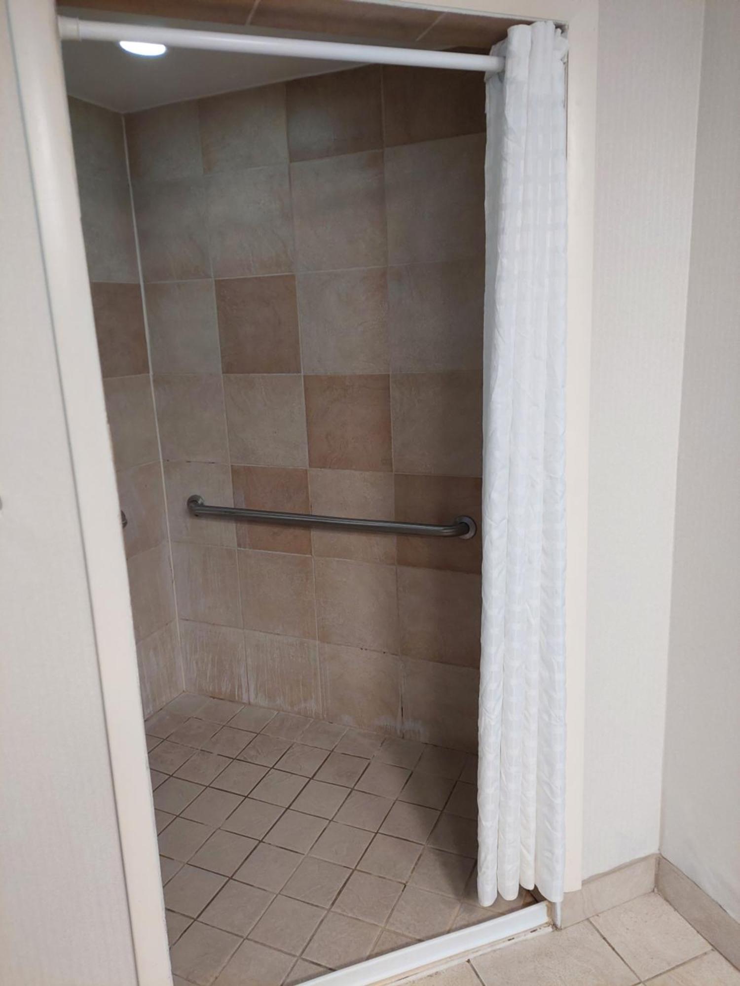 וירג'יניה ביץ' Comfort Suites Beachfront מראה חיצוני תמונה