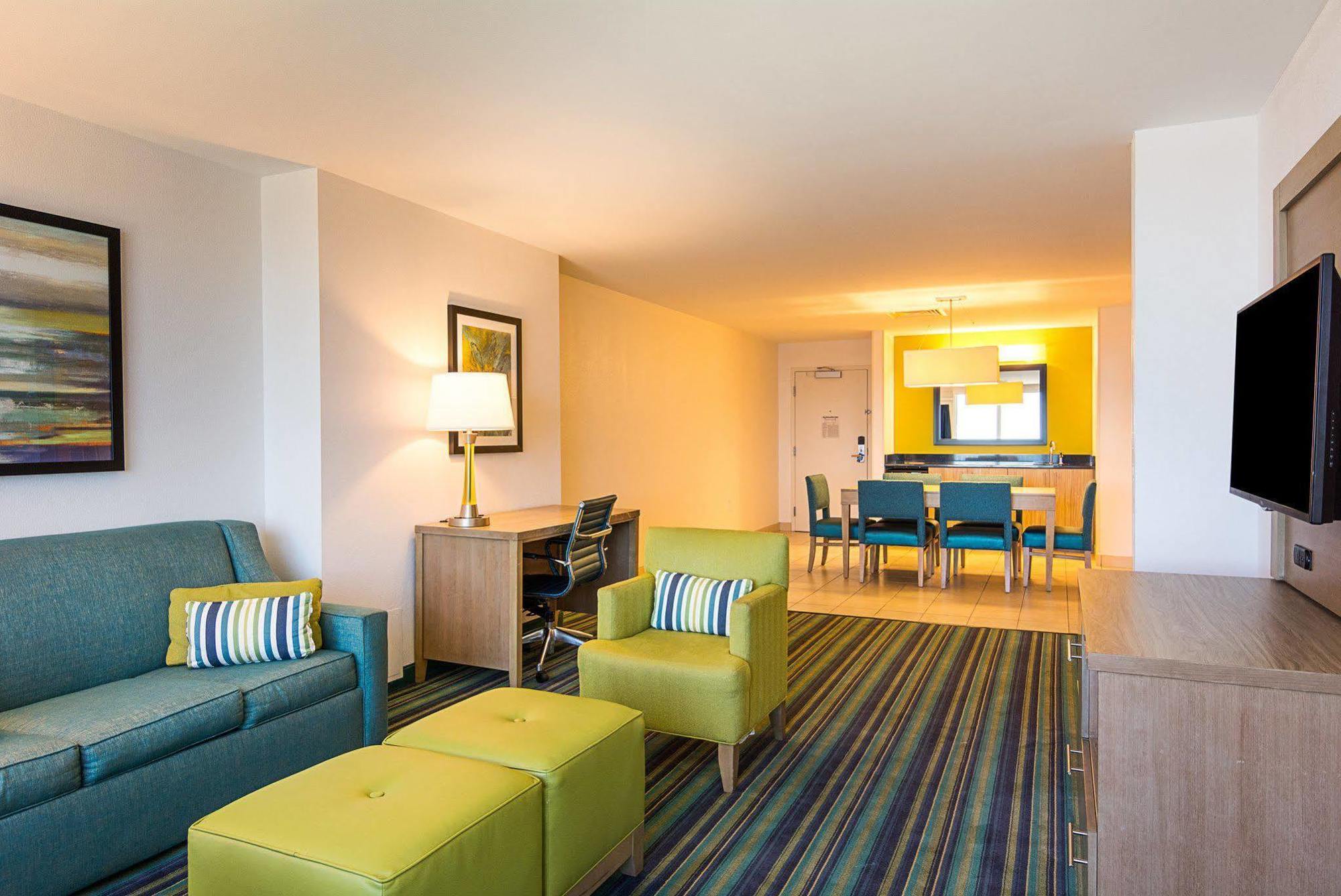 וירג'יניה ביץ' Comfort Suites Beachfront מראה חיצוני תמונה
