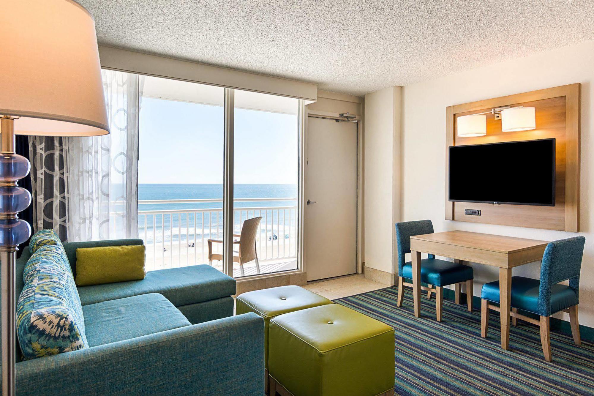 וירג'יניה ביץ' Comfort Suites Beachfront מראה חיצוני תמונה